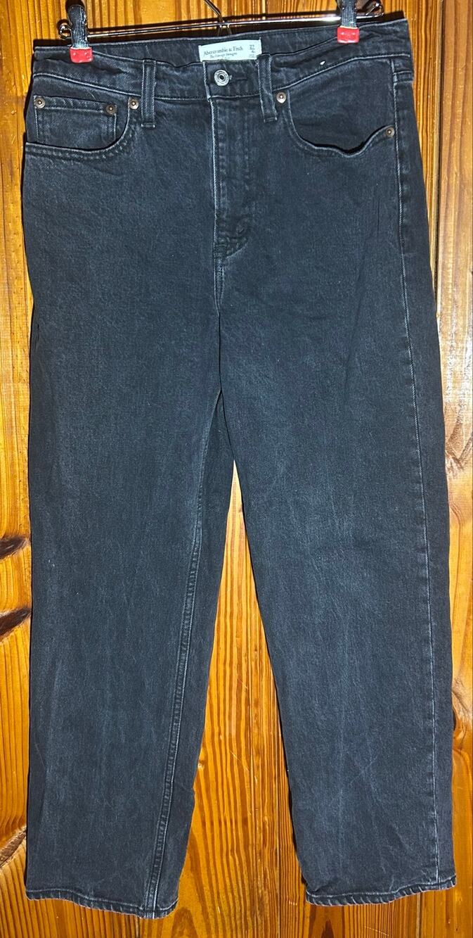 Abercrombie & Fitch Women’s The Vintage Straight High rise Jeans Black 27/4